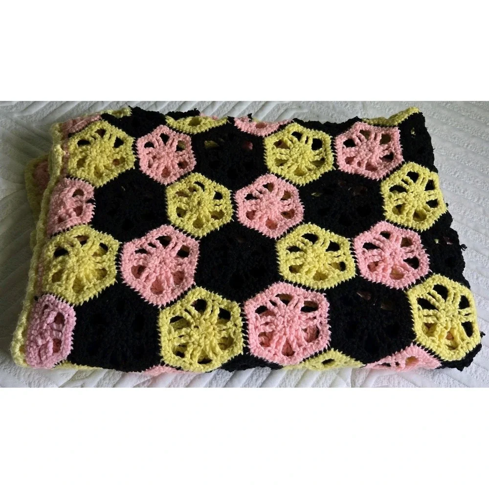 African Flower Motif Granny Square Afghan Blanket Handmade Crochet 60x46 Hexagon